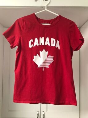 Joe Fresh Red Tee with White Canada Maple Leaf Graphic US M